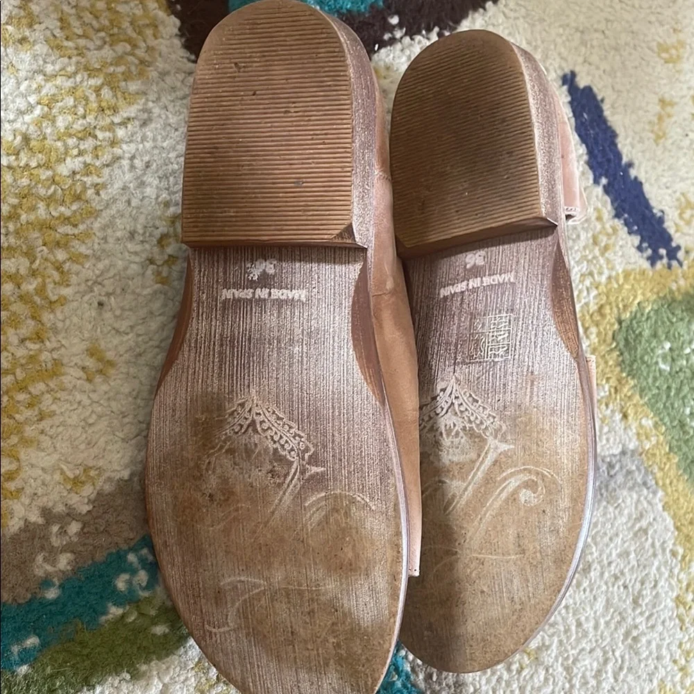 Free People size 36 Women's Tan Leather Sandals - Picture 4 of 4